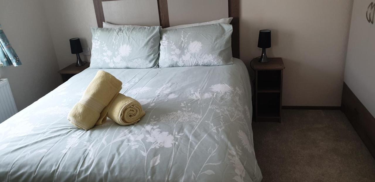Lakeside Cotswold Holiday Home Сайърънсестър Екстериор снимка